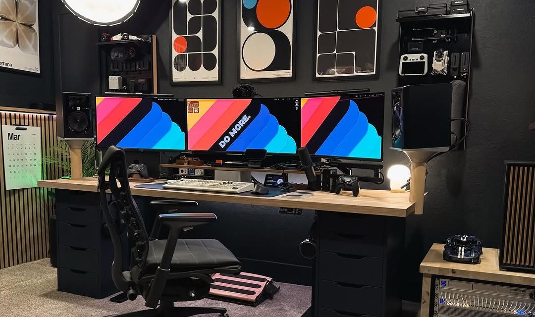 Review of vividowlmedia desk setup